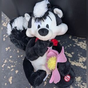 Pepe Le Pew Hallmark Stuffed Animal Plush With Flower (no Sound)
